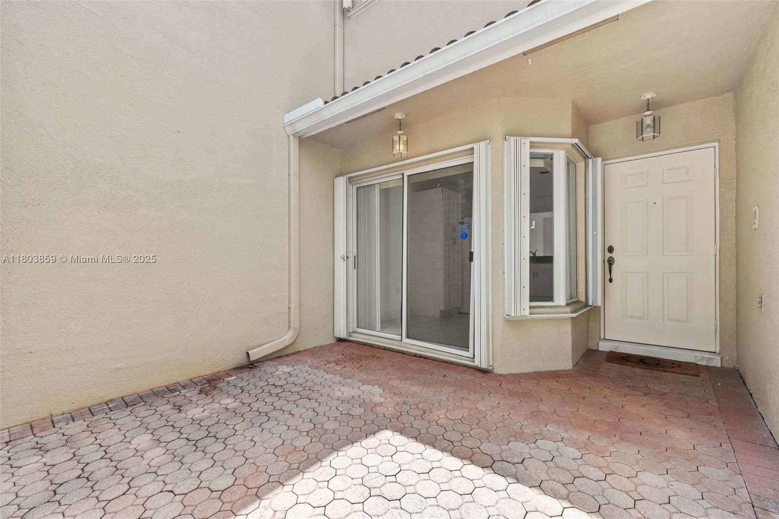 Real estate property located at 10226 52nd Ln, Miami-dade, Doral Greens, Doral, FL