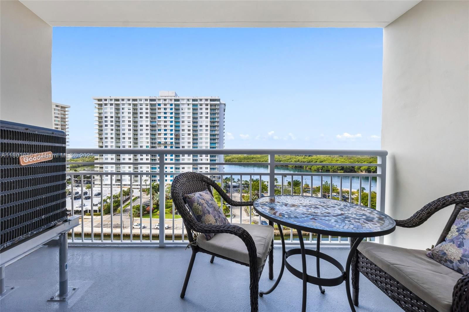 Real estate property located at 400 Kings Point Dr #1021, Miami-dade, Coastal Towers Condo, Sunny Isles Beach, FL