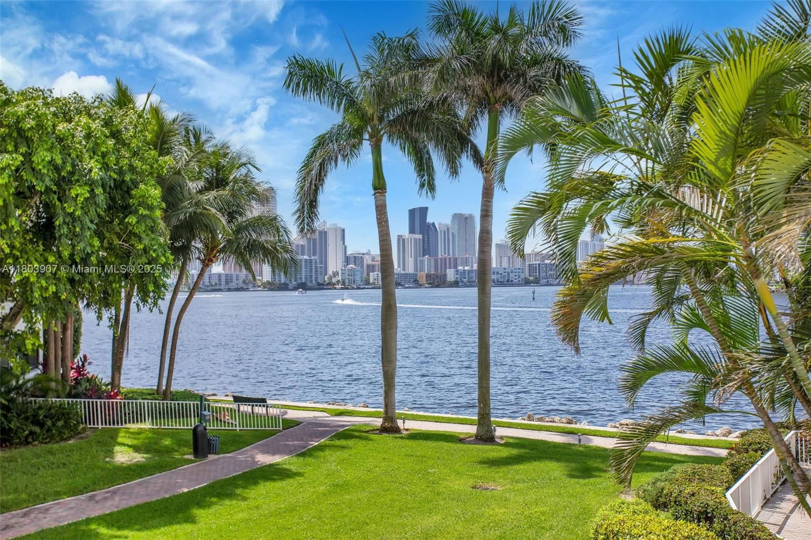Real estate property located at 3530 Mystic Pointe Dr #214, Miami-dade, Mystic Pointe Tower 500 C, Aventura, FL