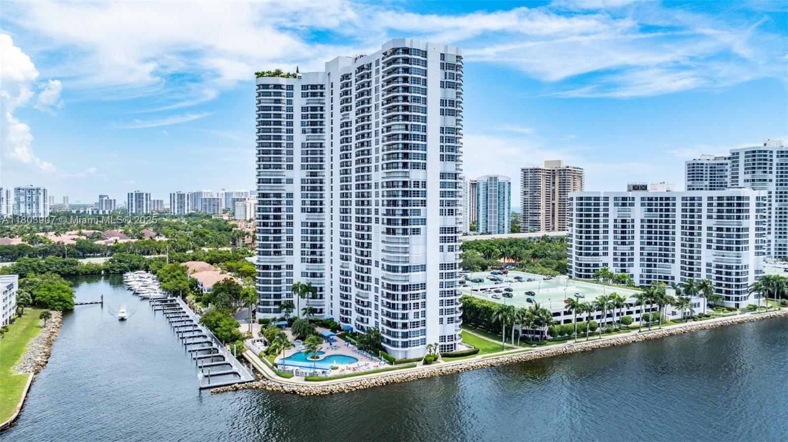 Real estate property located at 3530 Mystic Pointe Dr #214, Miami-dade, Mystic Pointe Tower 500 C, Aventura, FL