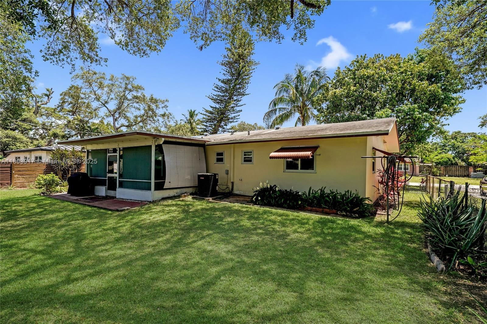 Real estate property located at 4641 25th Ave, Broward, Seaboard Park, Dania Beach, FL