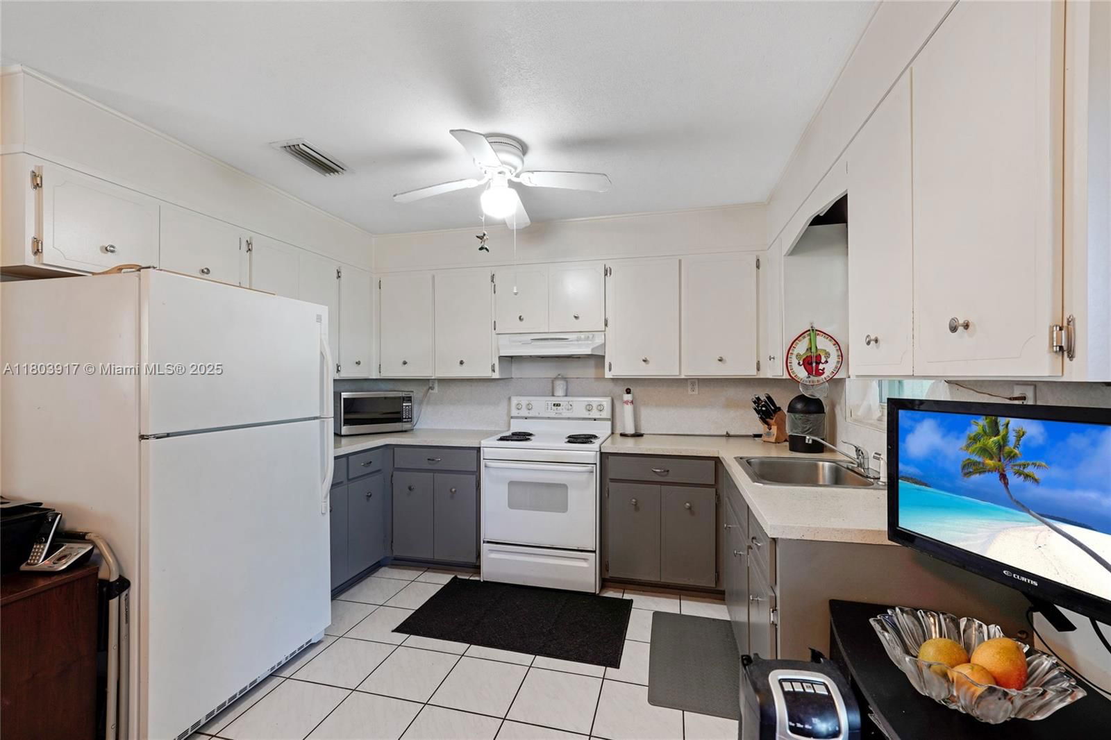Real estate property located at 4641 25th Ave, Broward, Seaboard Park, Dania Beach, FL