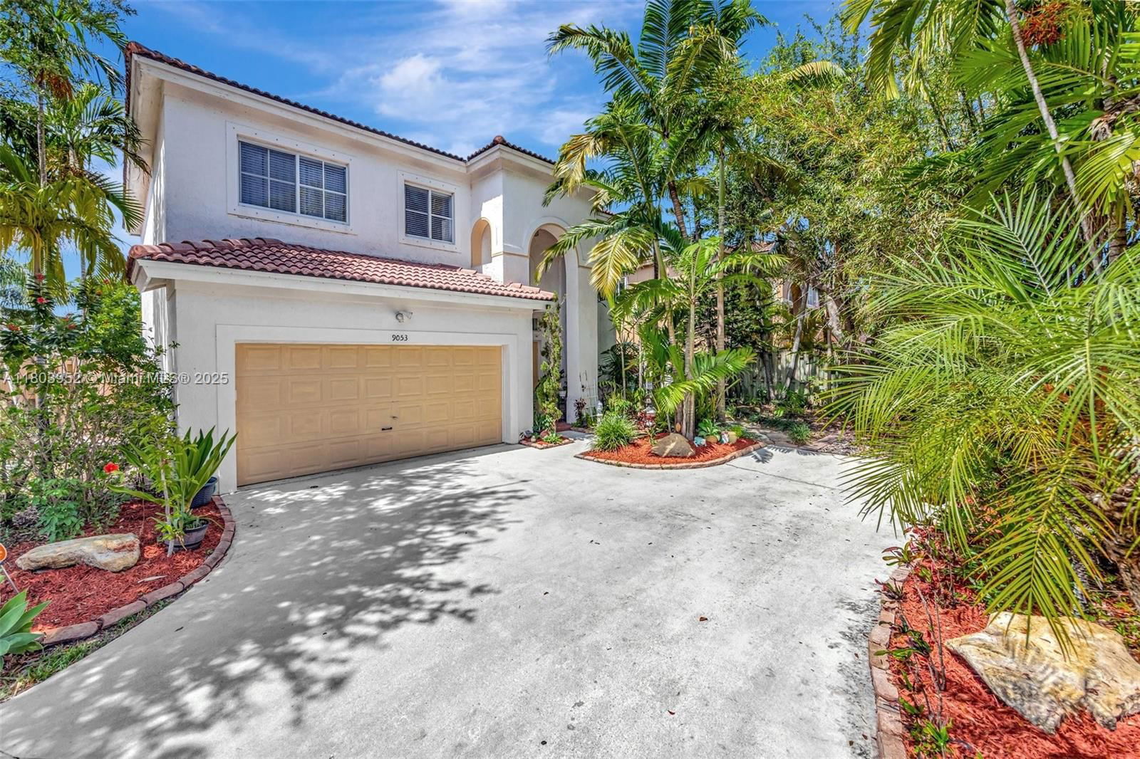Real estate property located at 9053 214th St, Miami-dade, Lakes By The Bay Sec 8, Cutler Bay, FL