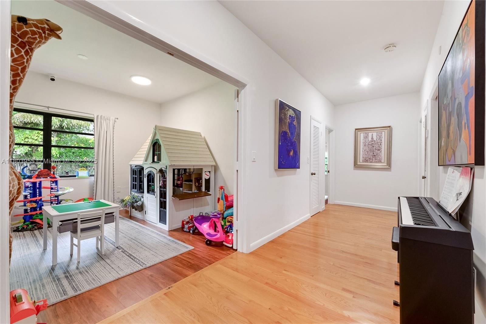 Real estate property located at 8290 La Rampa St, Miami-dade, Cocoplum Sec 1, Coral Gables, FL