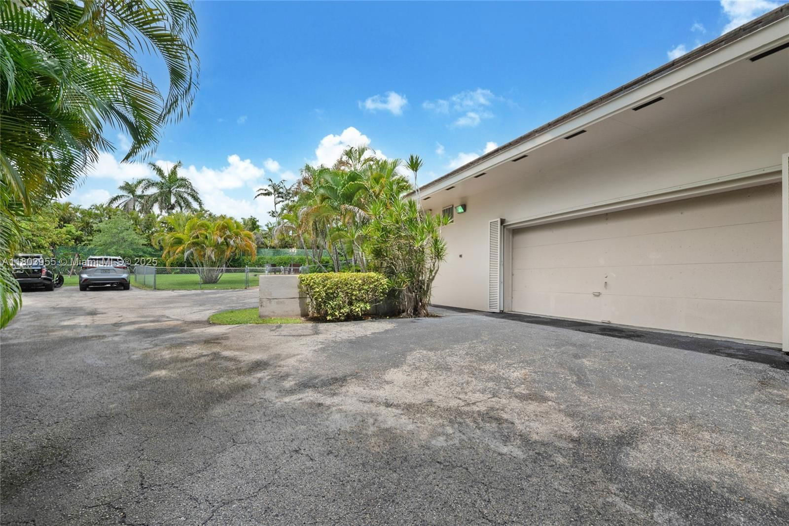 Real estate property located at 8290 La Rampa St, Miami-dade, Cocoplum Sec 1, Coral Gables, FL