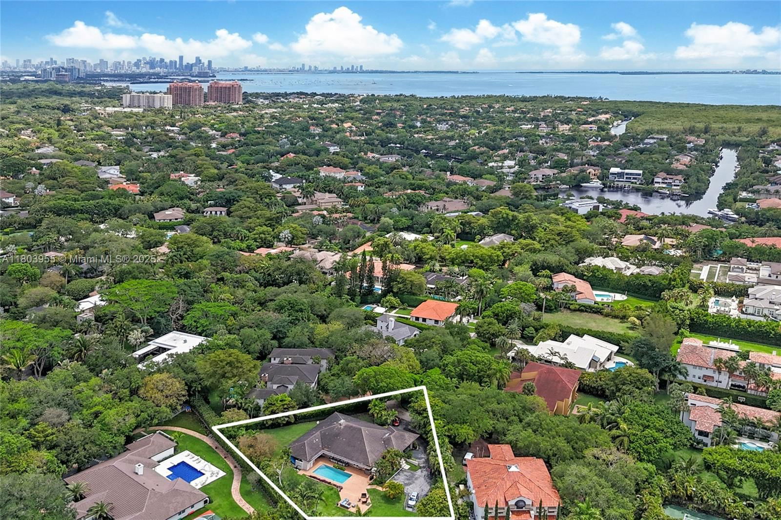 Real estate property located at 8290 La Rampa St, Miami-dade, Cocoplum Sec 1, Coral Gables, FL
