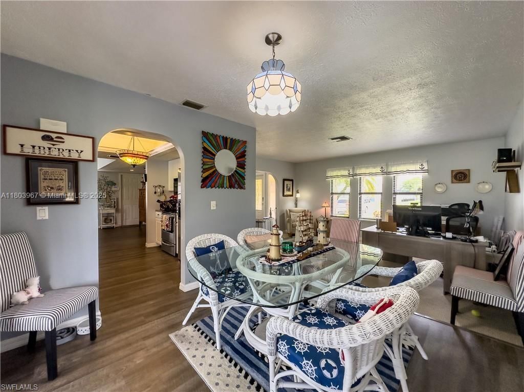 Real estate property located at 920 4th Pl, Lee, Cape Coral, Cape Coral, FL