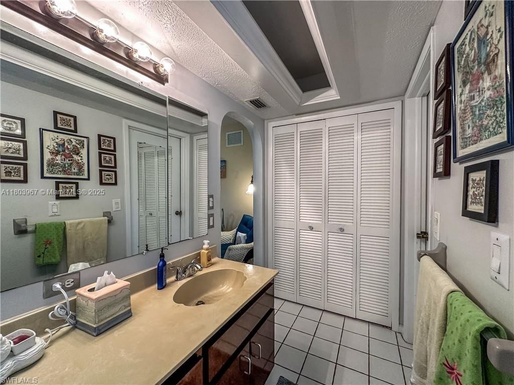 Real estate property located at 920 4th Pl, Lee, Cape Coral, Cape Coral, FL