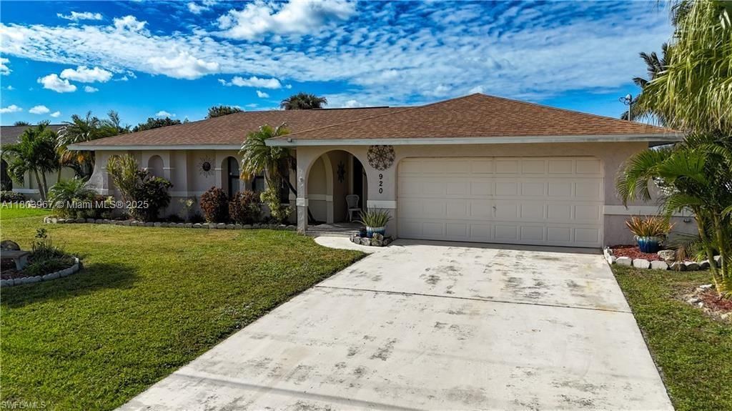 Real estate property located at 920 4th Pl, Lee, Cape Coral, Cape Coral, FL