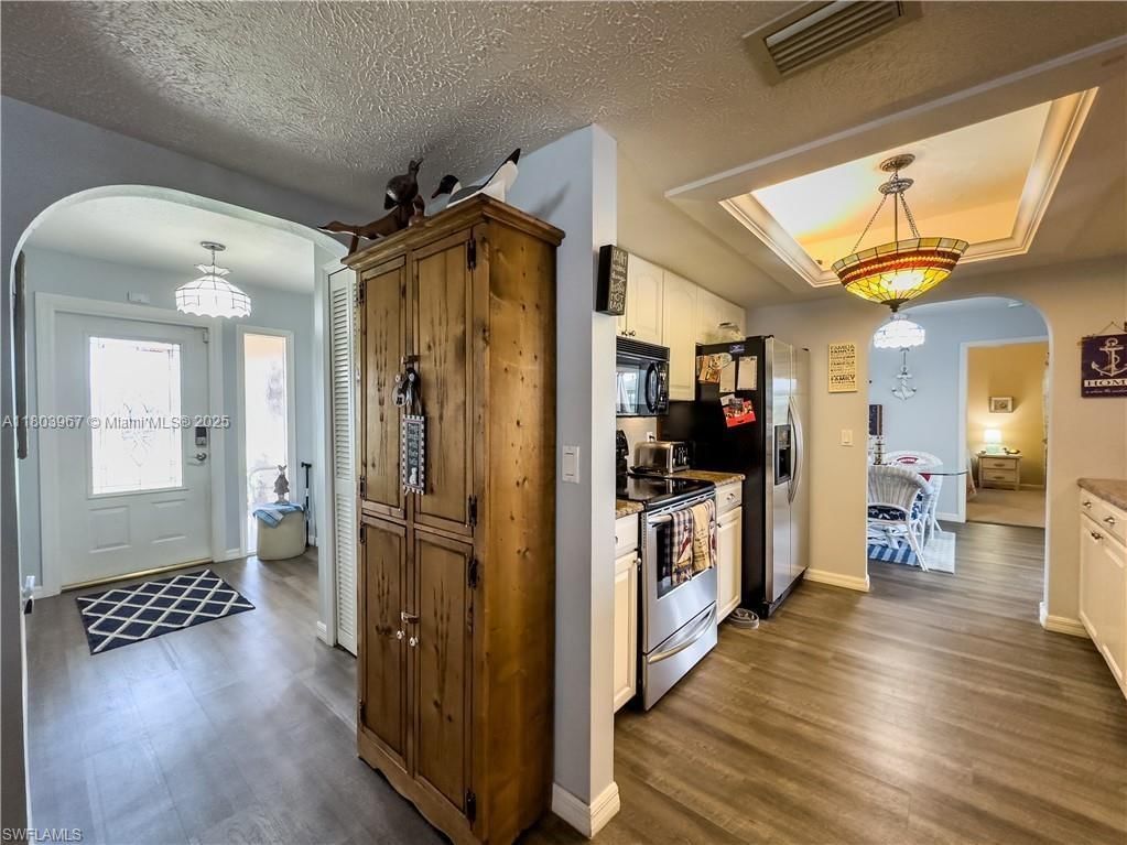 Real estate property located at 920 4th Pl, Lee, Cape Coral, Cape Coral, FL
