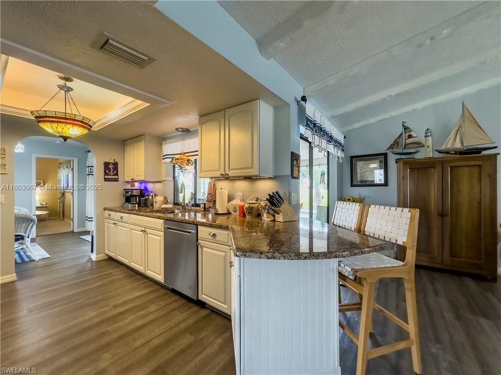 Real estate property located at 920 4th Pl, Lee, Cape Coral, Cape Coral, FL