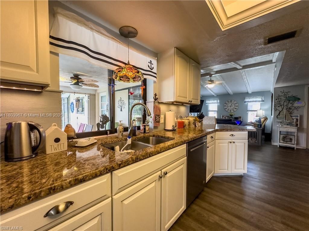 Real estate property located at 920 4th Pl, Lee, Cape Coral, Cape Coral, FL