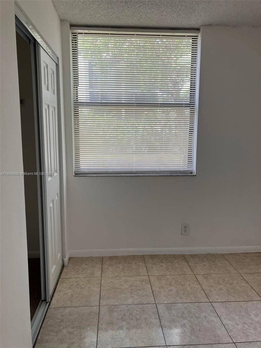 Real estate property located at 213 Lake Pointe Dr #112, Broward, Lake Pointe Condominium N, Oakland Park, FL