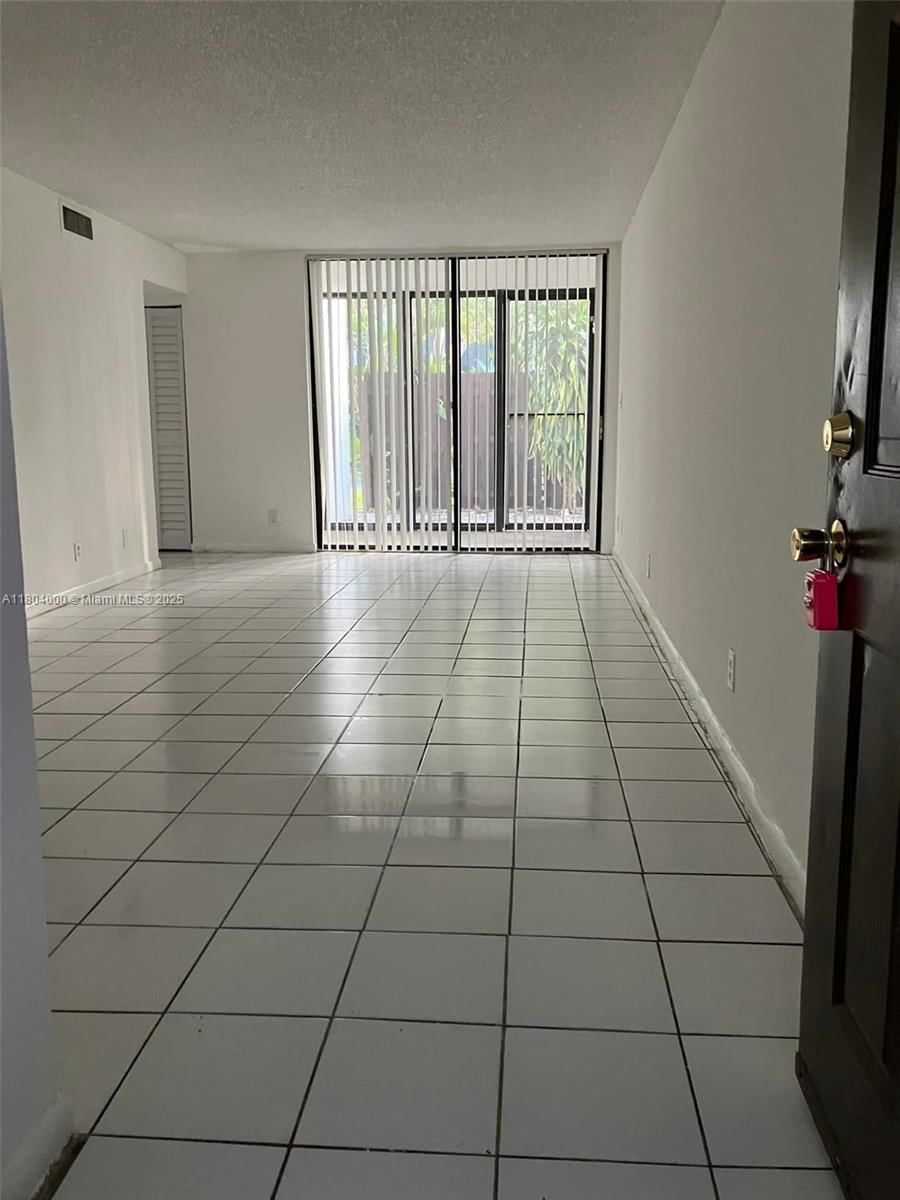 Real estate property located at 213 Lake Pointe Dr #112, Broward, Lake Pointe Condominium N, Oakland Park, FL