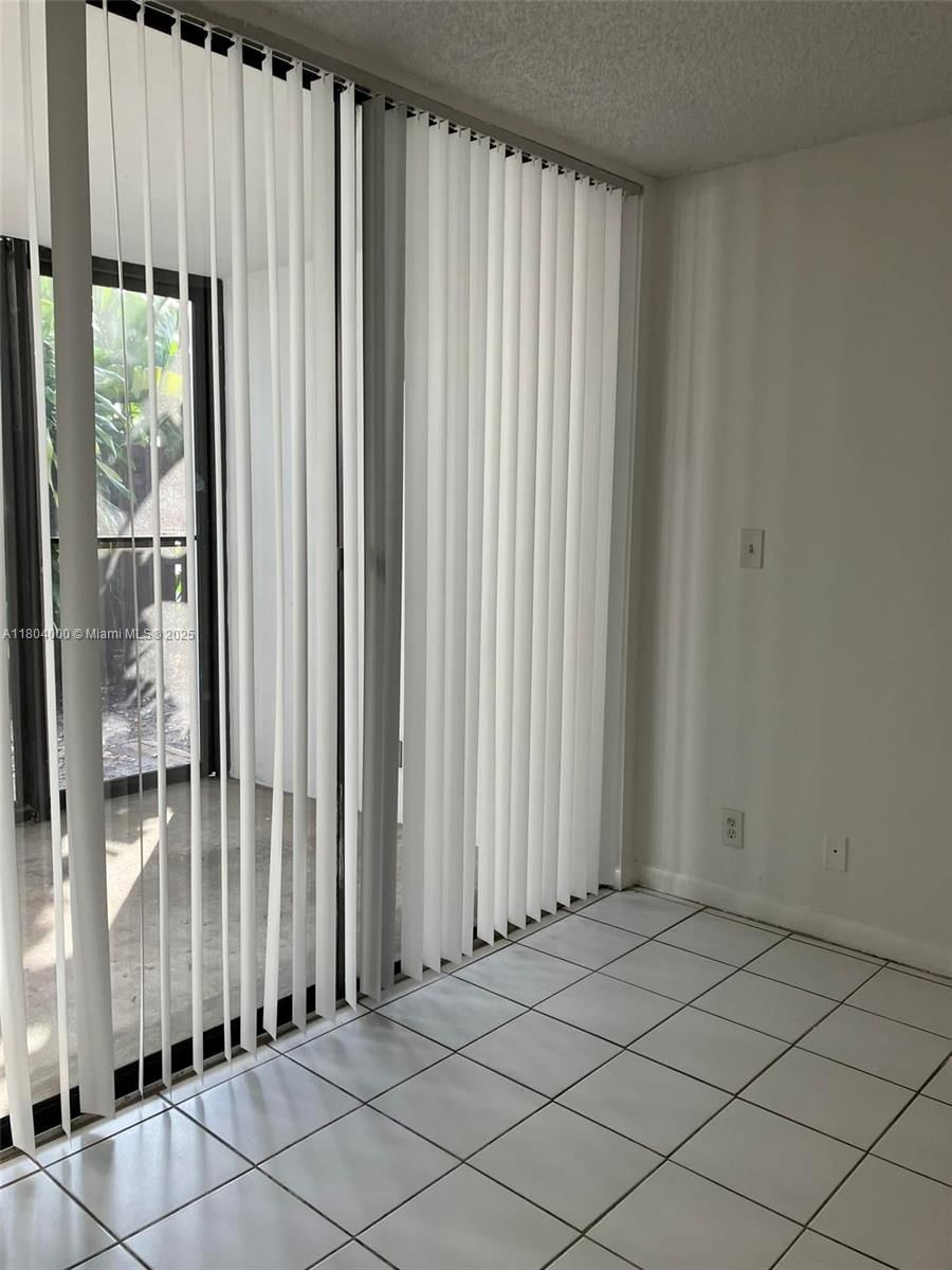 Real estate property located at 213 Lake Pointe Dr #112, Broward, Lake Pointe Condominium N, Oakland Park, FL