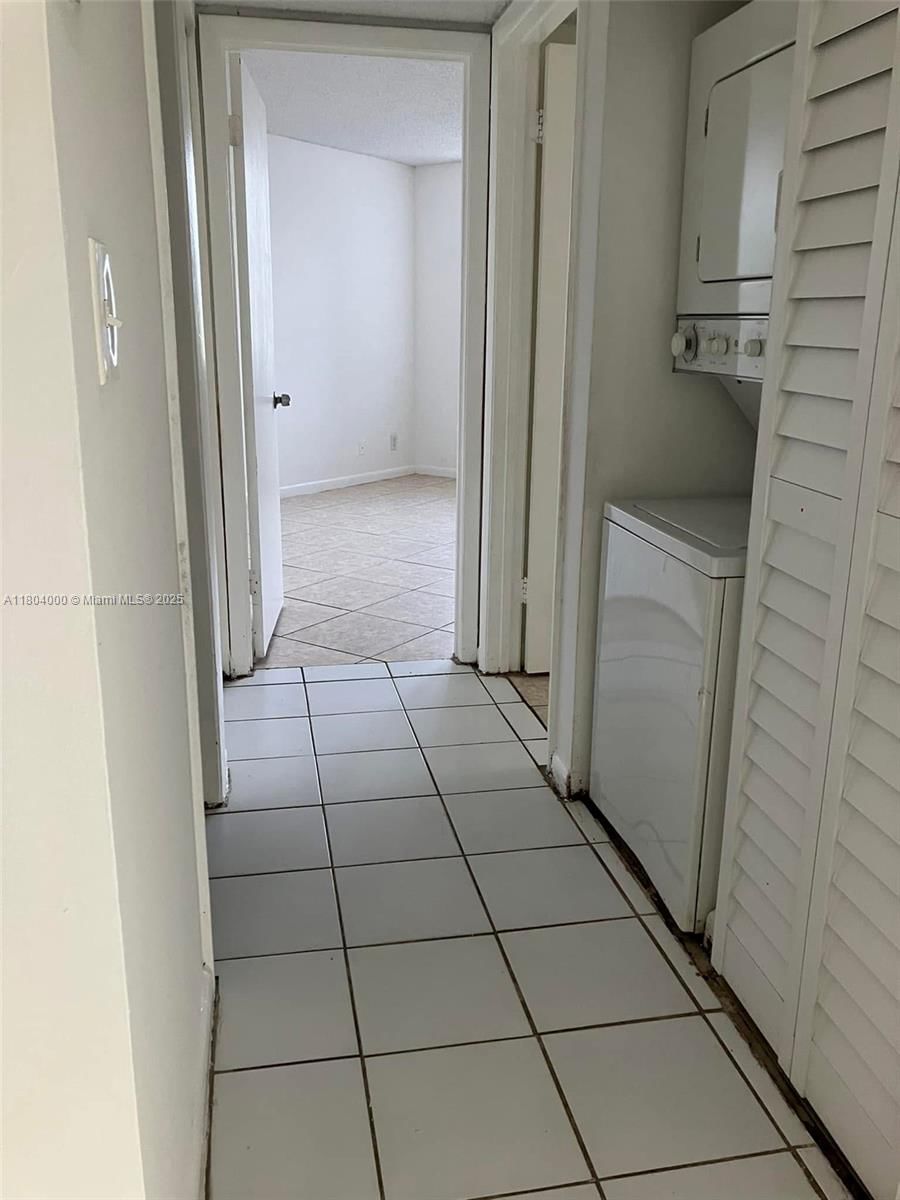 Real estate property located at 213 Lake Pointe Dr #112, Broward, Lake Pointe Condominium N, Oakland Park, FL