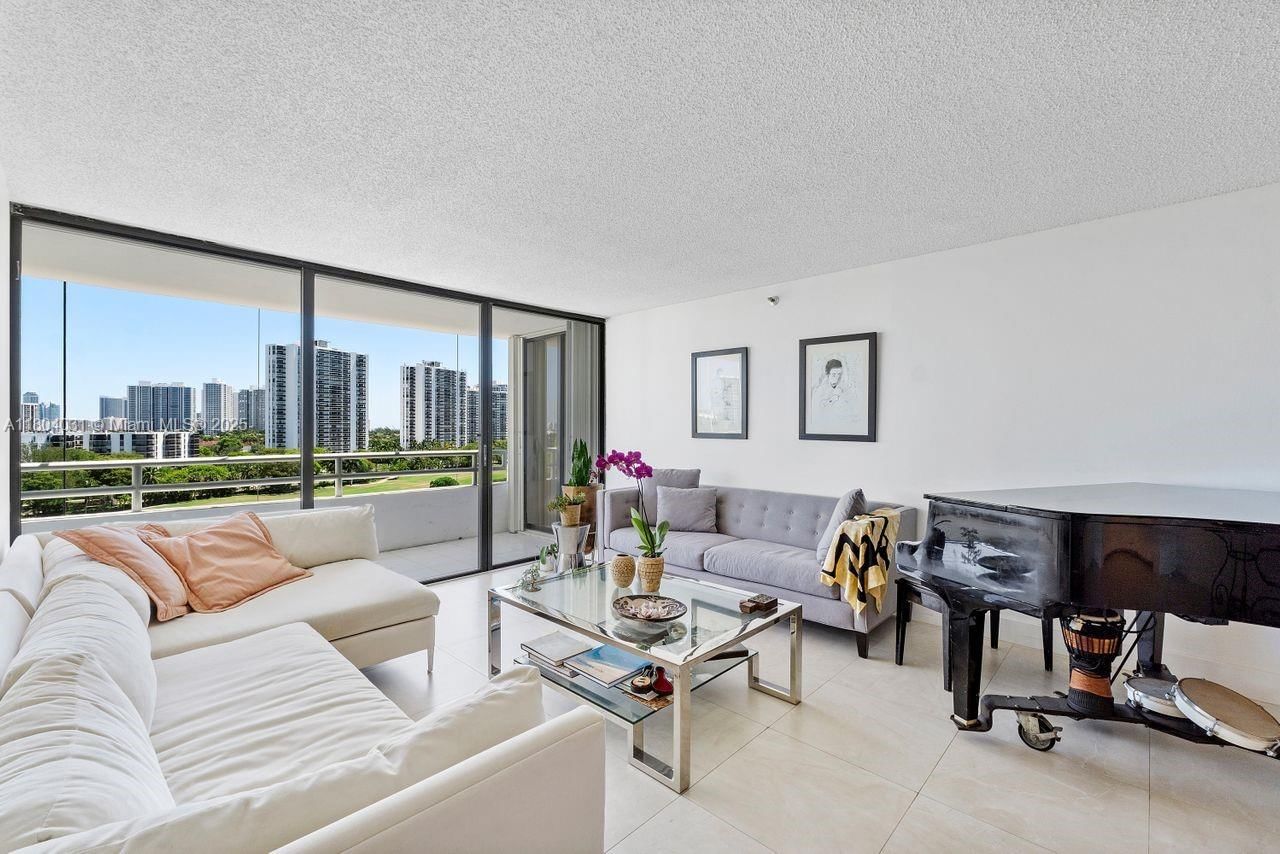 Real estate property located at 20355 34th Ct #929, Miami-dade, Delvista Towers Condo, Aventura, FL