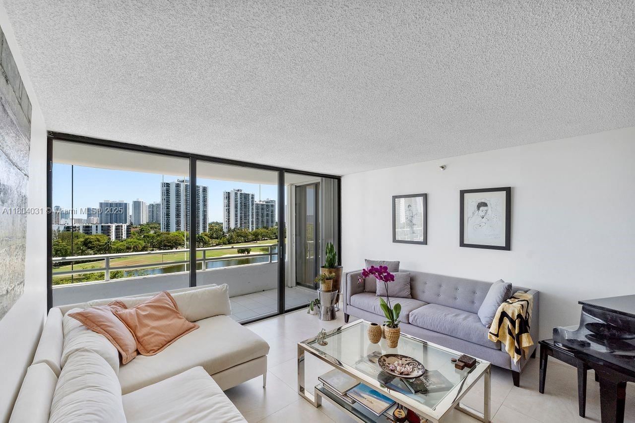 Real estate property located at 20355 34th Ct #929, Miami-dade, Delvista Towers Condo, Aventura, FL