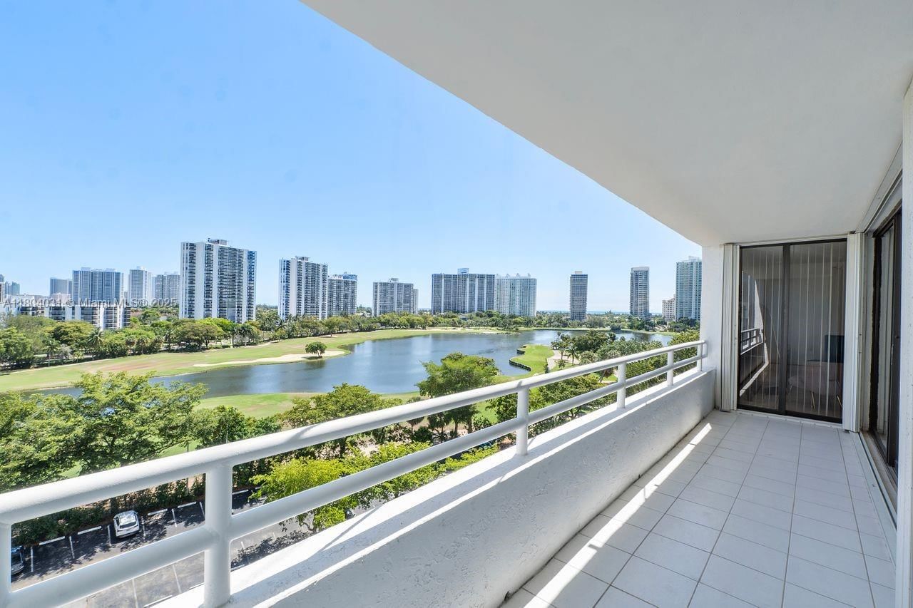 Real estate property located at 20355 34th Ct #929, Miami-dade, Delvista Towers Condo, Aventura, FL