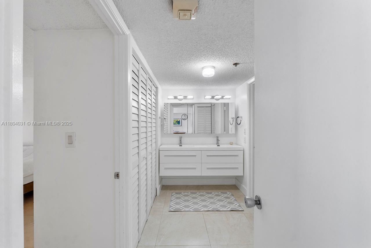 Real estate property located at 20355 34th Ct #929, Miami-dade, Delvista Towers Condo, Aventura, FL