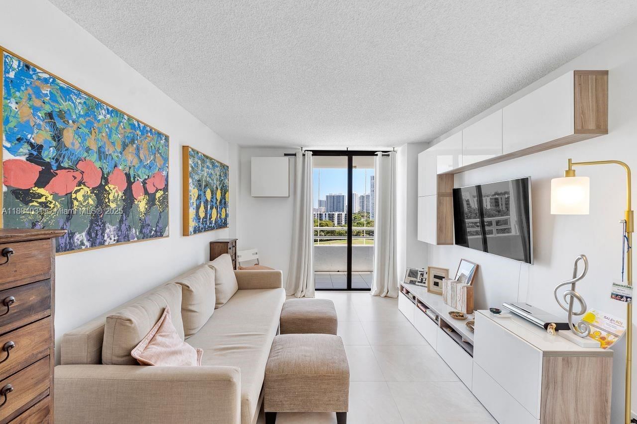 Real estate property located at 20355 34th Ct #929, Miami-dade, Delvista Towers Condo, Aventura, FL