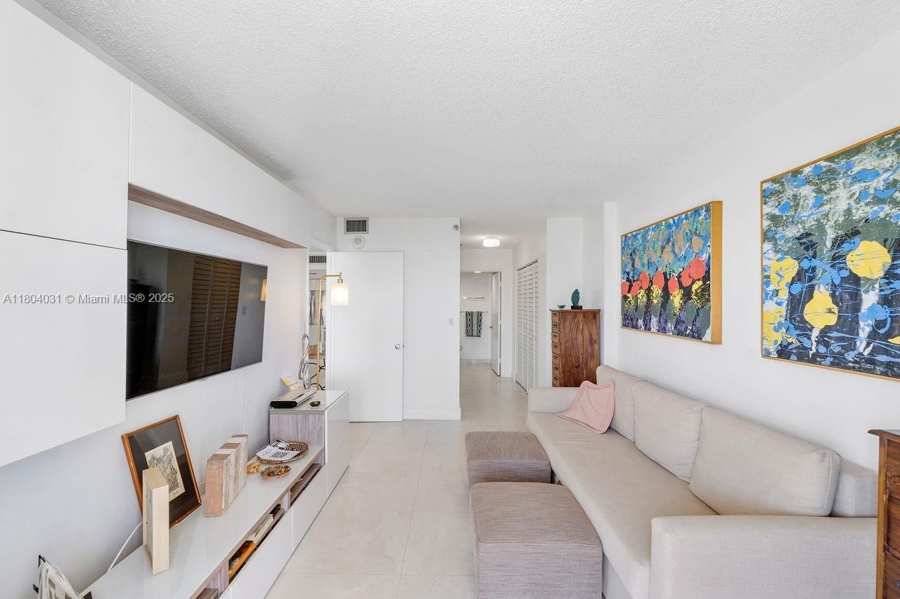 Real estate property located at 20355 34th Ct #929, Miami-dade, Delvista Towers Condo, Aventura, FL