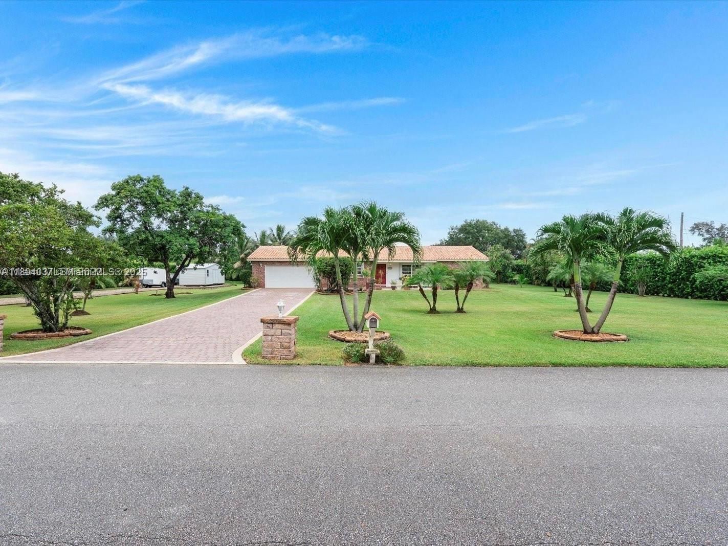 Real estate property located at 12411 12th St, Broward, Fla Fruit Lands Co Sub No, Davie, FL