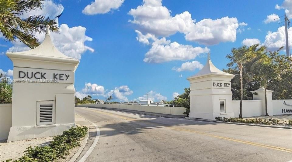 Real estate property located at 113 Jamaica St, Monroe, Center Island, Duck, FL