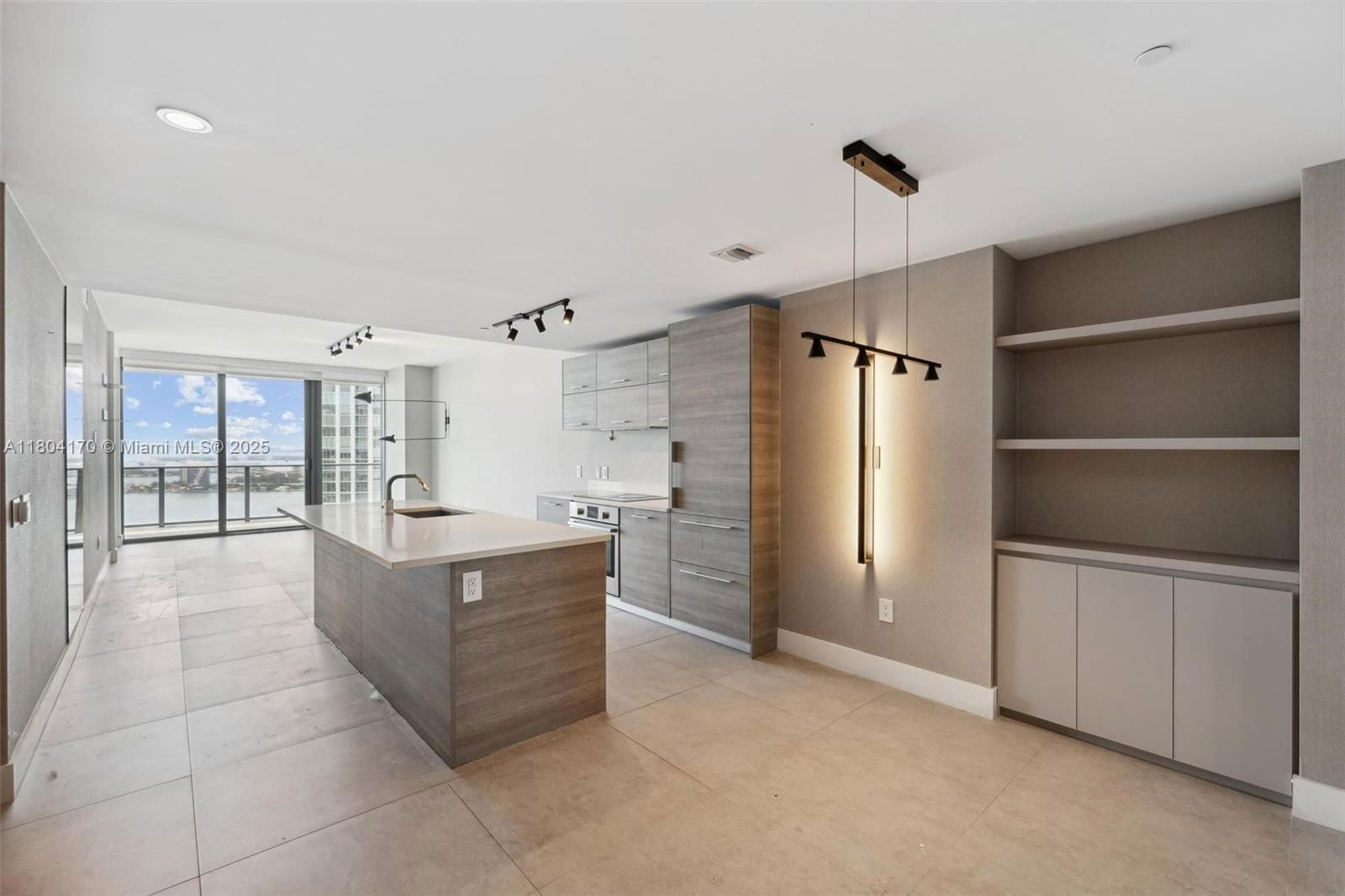Real estate property located at , Miami-dade, Paraiso Bay Condo, Miami, FL