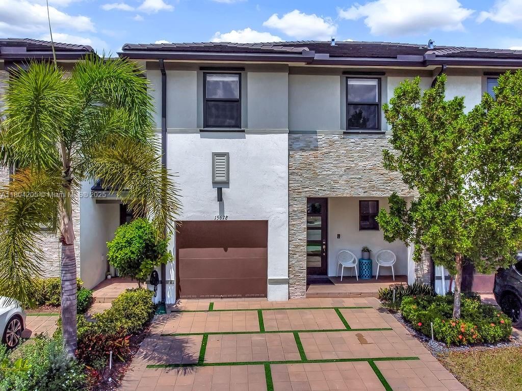 Real estate property located at 15678 91st Ct, Miami-dade, Dunnwoody Lake, Miami Lakes, FL