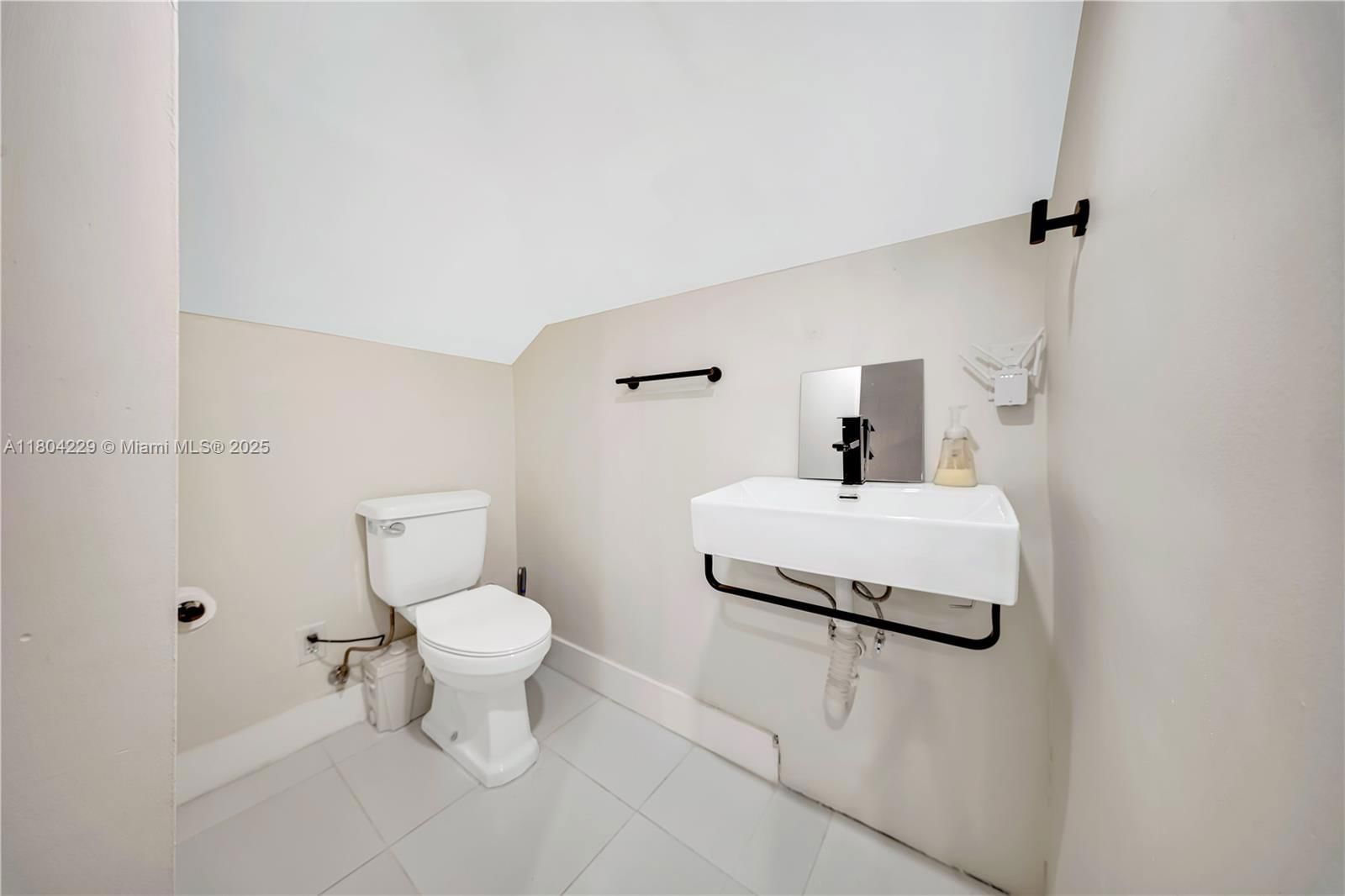 Real estate property located at 7411 Carlyle Ave, Miami-dade, Miami Beach, FL