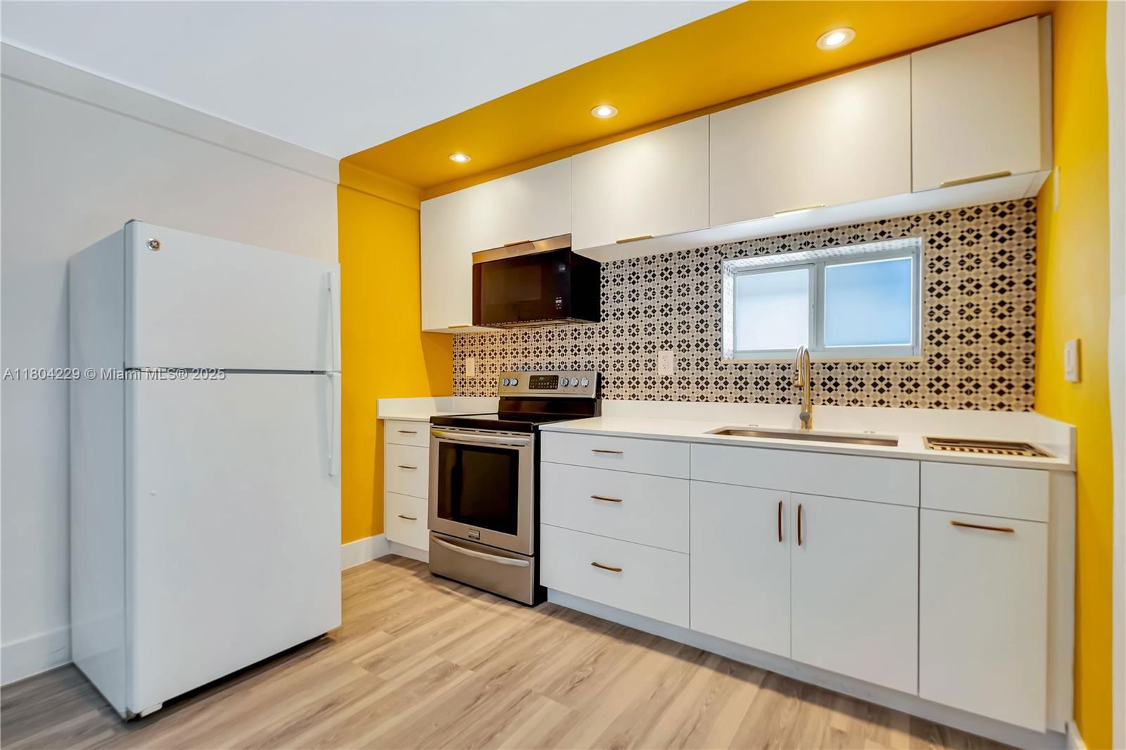 Real estate property located at 7411 Carlyle Ave, Miami-dade, Miami Beach, FL
