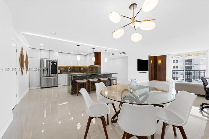 Real estate property located at 1501 Ocean Dr #1005, Broward, Oxford Towers Condo, Hollywood, FL
