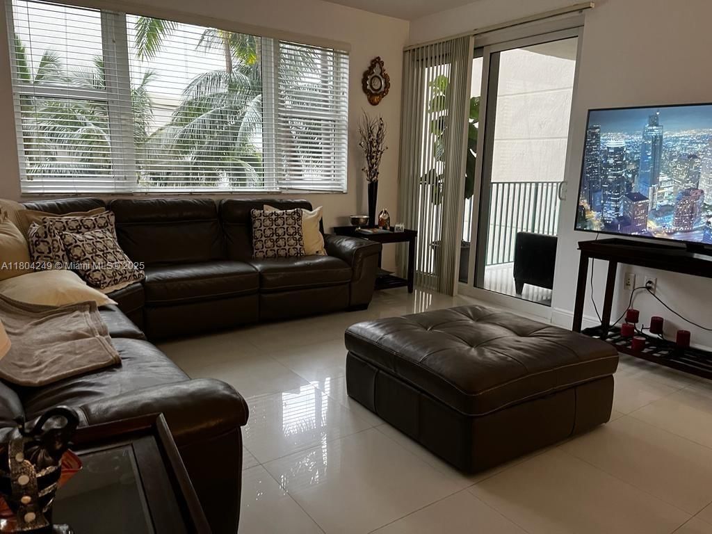Real estate property located at 19900 Country Club Dr #218, Miami-dade, Turnberry Village South, Aventura, FL