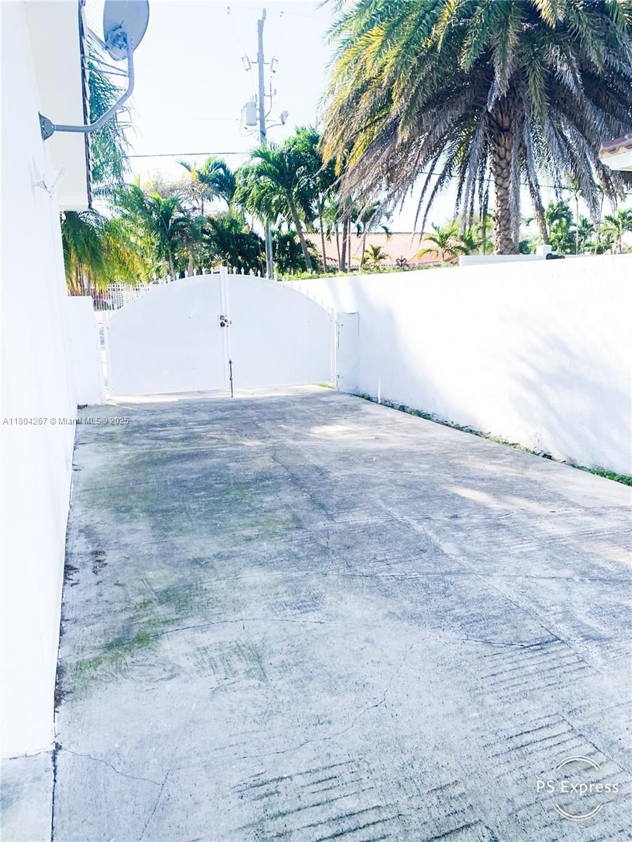 Real estate property located at 3321 110th Ave, Miami-dade, Nunez Sub, Miami, FL