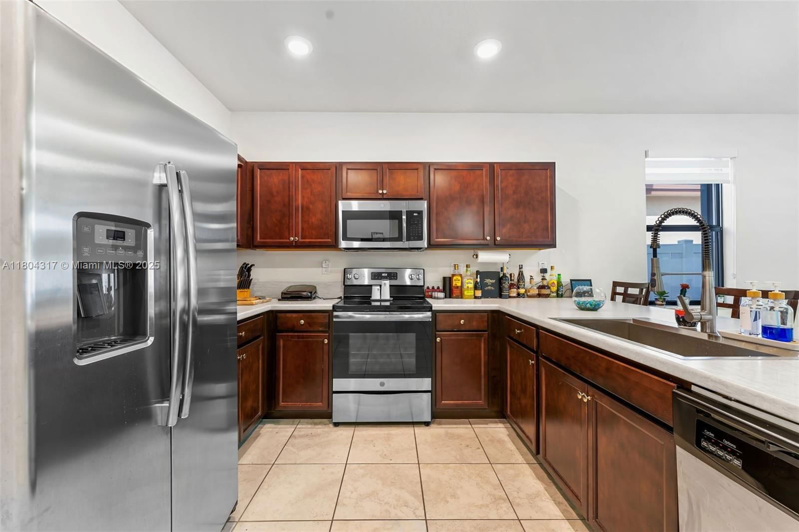 Real estate property located at 3531 104th Ter, Miami-dade, Aquabella Section Two, Hialeah, FL