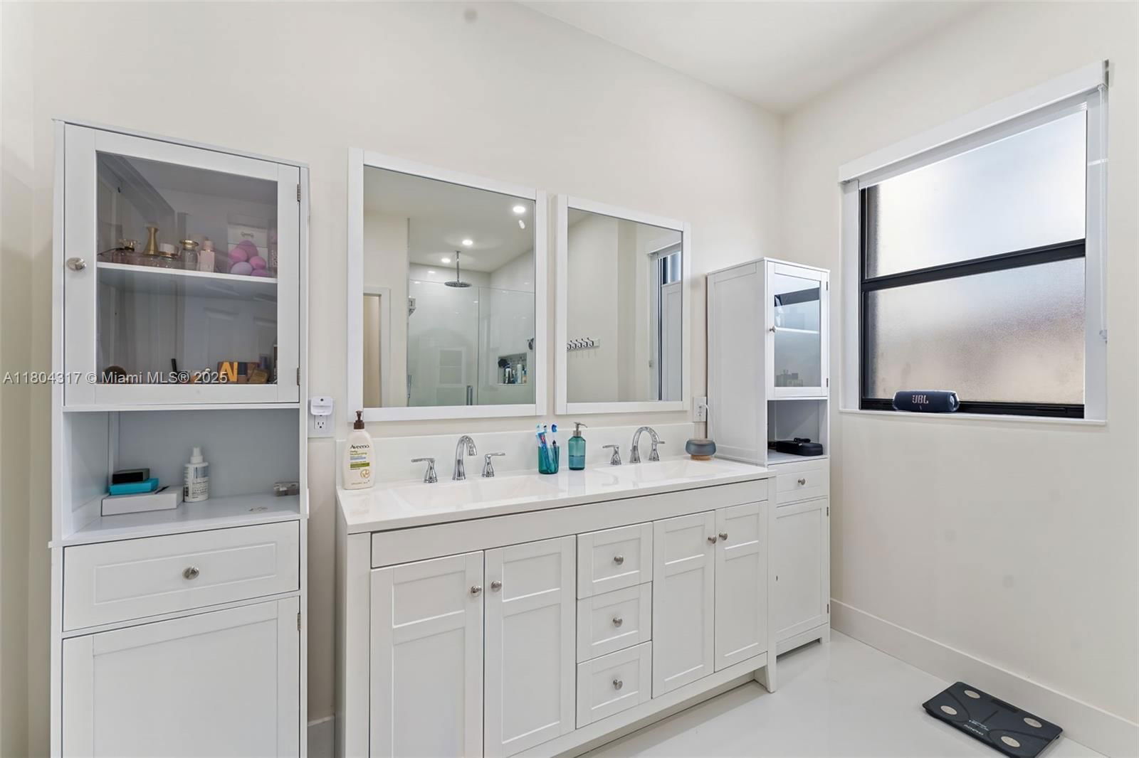 Real estate property located at 3531 104th Ter, Miami-dade, Aquabella Section Two, Hialeah, FL