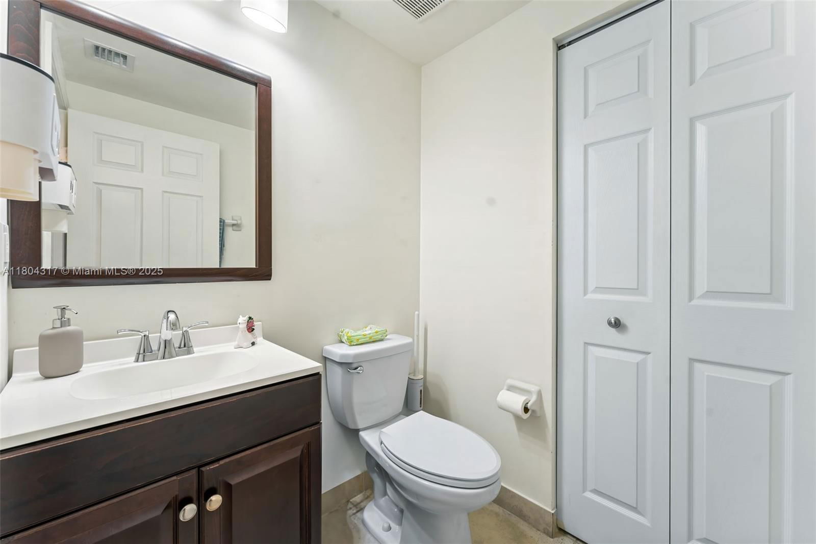 Real estate property located at 3531 104th Ter, Miami-dade, Aquabella Section Two, Hialeah, FL