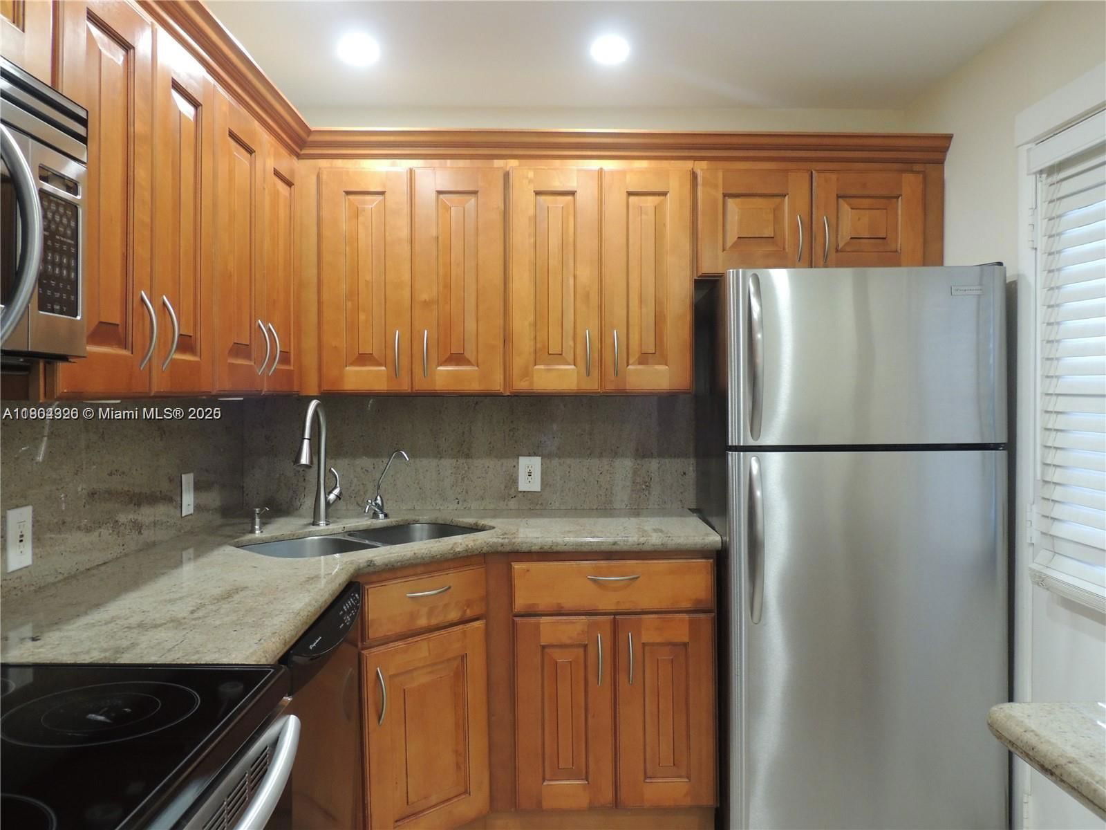 Real estate property located at 3101 Country Club Dr #107, Miami-dade, Bravura Ii Condo, Aventura, FL