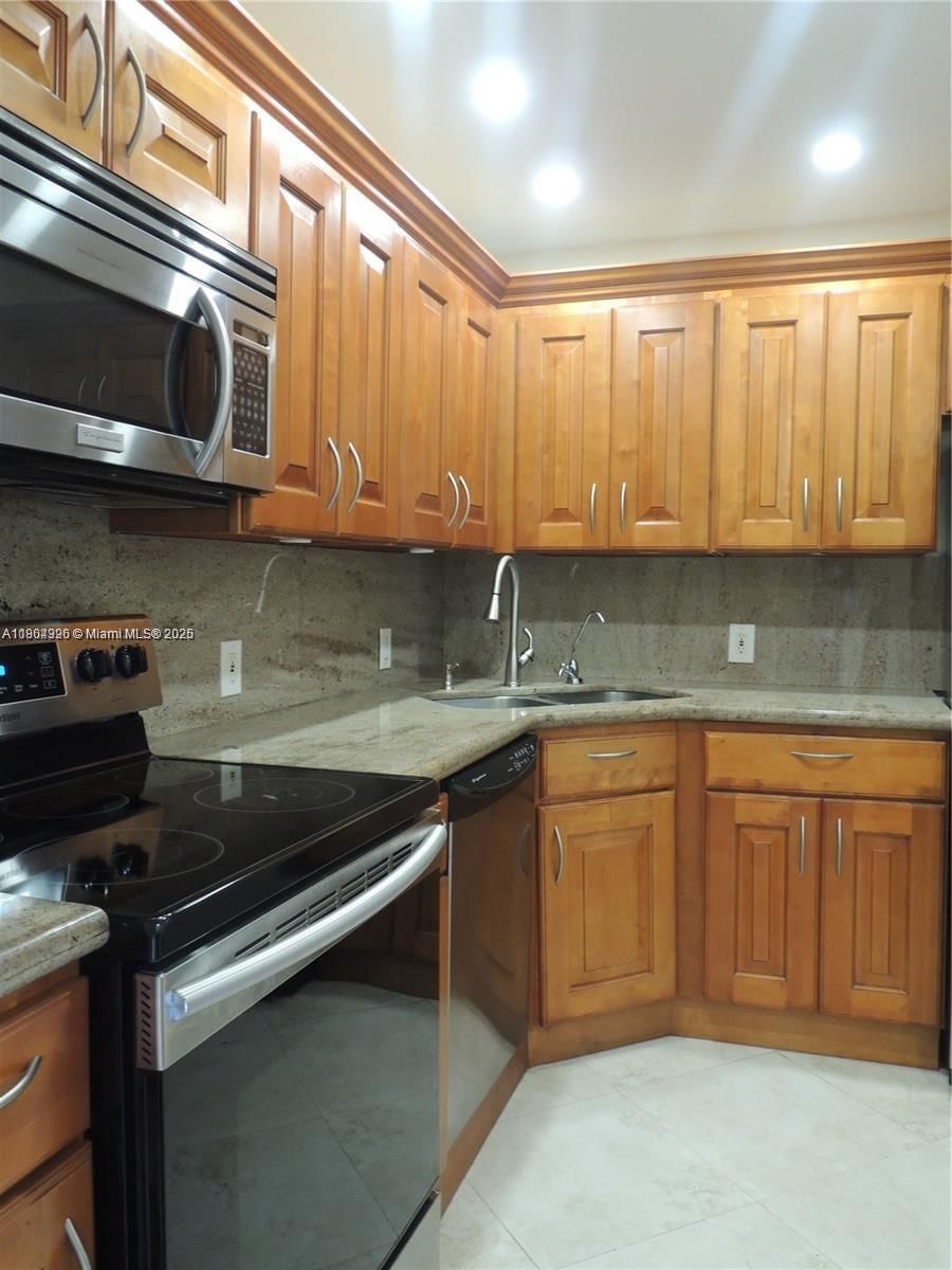 Real estate property located at 3101 Country Club Dr #107, Miami-dade, Bravura Ii Condo, Aventura, FL