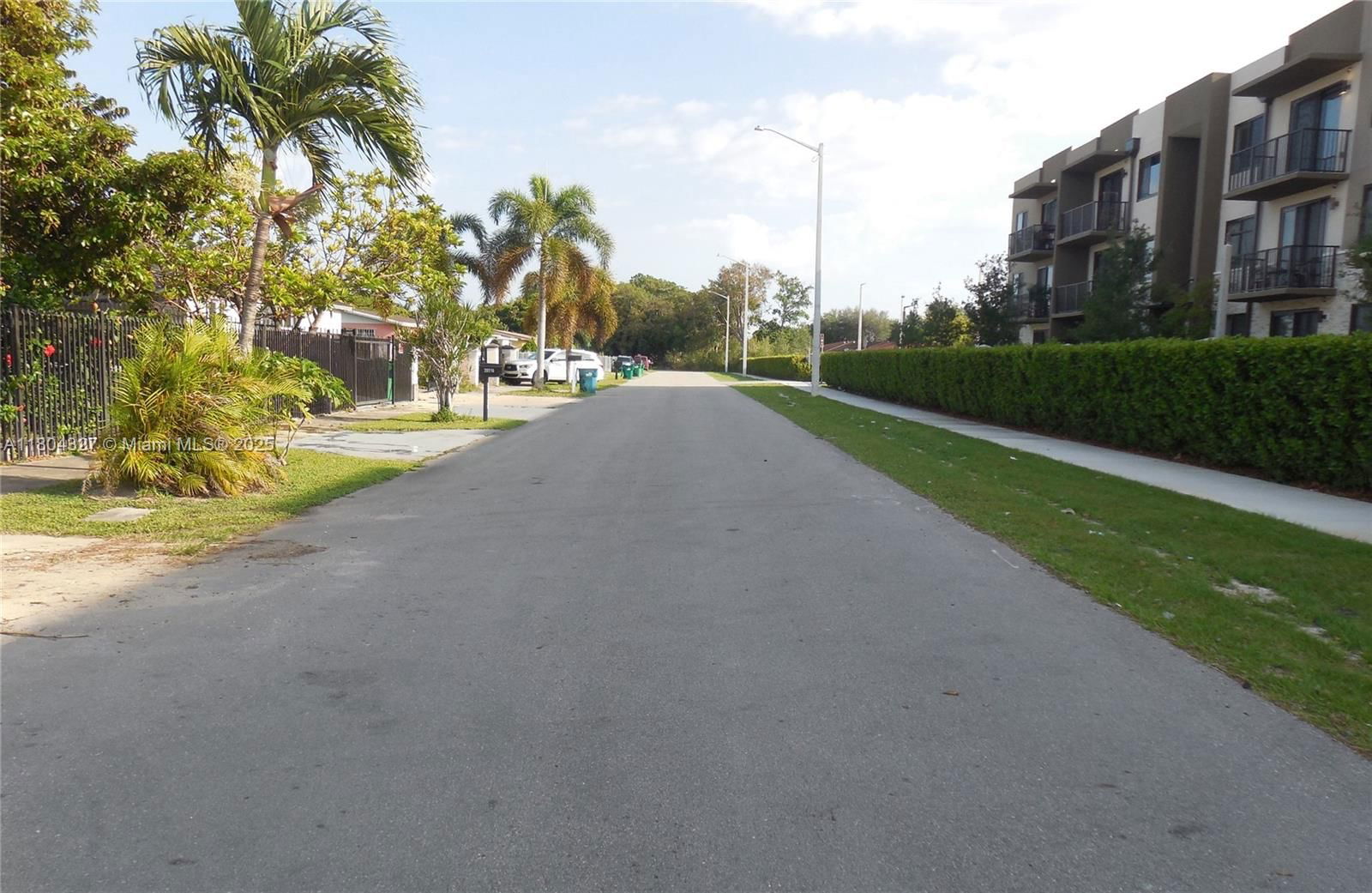 Real estate property located at 28520 142nd Ave, Miami-dade, Pleasure Village Sec 5, Homestead, FL