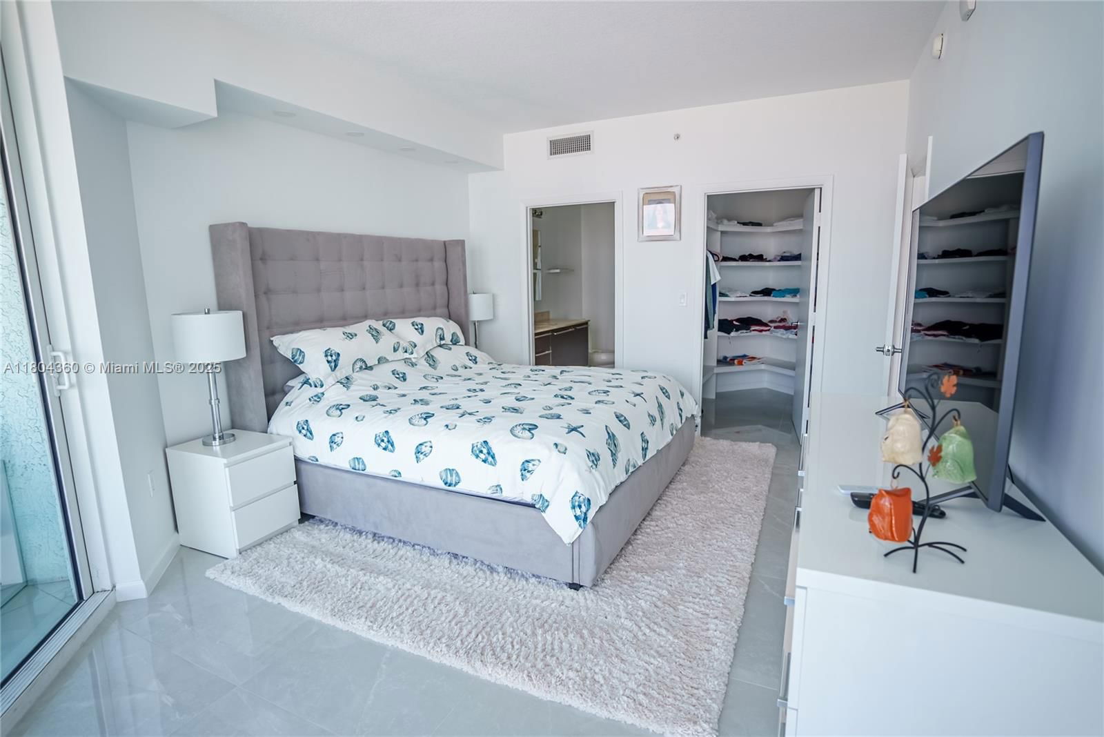 Real estate property located at 1900 Bayshore Dr #1918, Miami-dade, Quantum On The Bay Condo, Miami, FL
