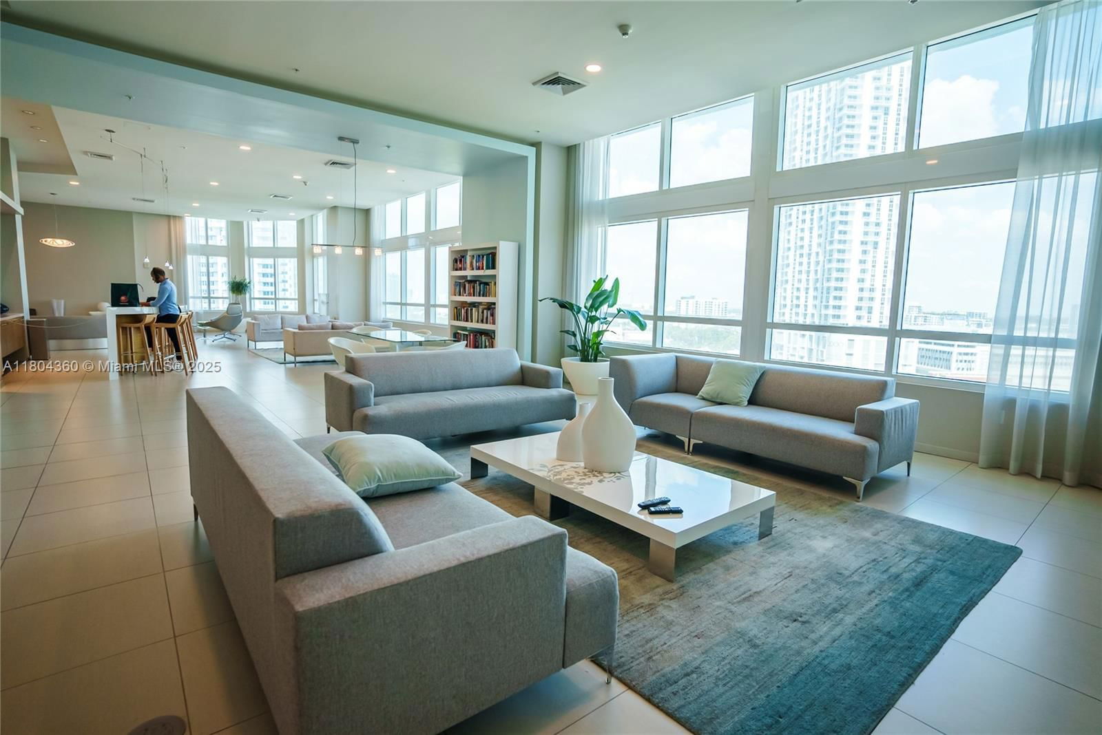 Real estate property located at 1900 Bayshore Dr #1918, Miami-dade, Quantum On The Bay Condo, Miami, FL