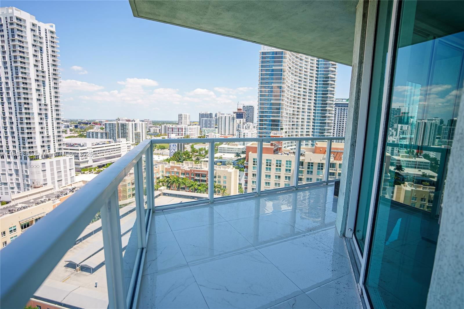 Real estate property located at 1900 Bayshore Dr #1918, Miami-dade, Quantum On The Bay Condo, Miami, FL