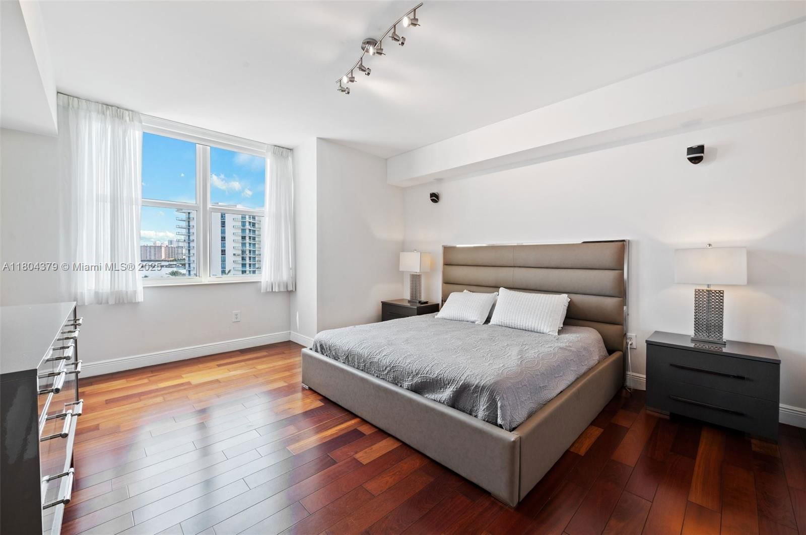Real estate property located at 3330 190th St #717, Miami-dade, Aventura Marina Condo Num, Aventura, FL