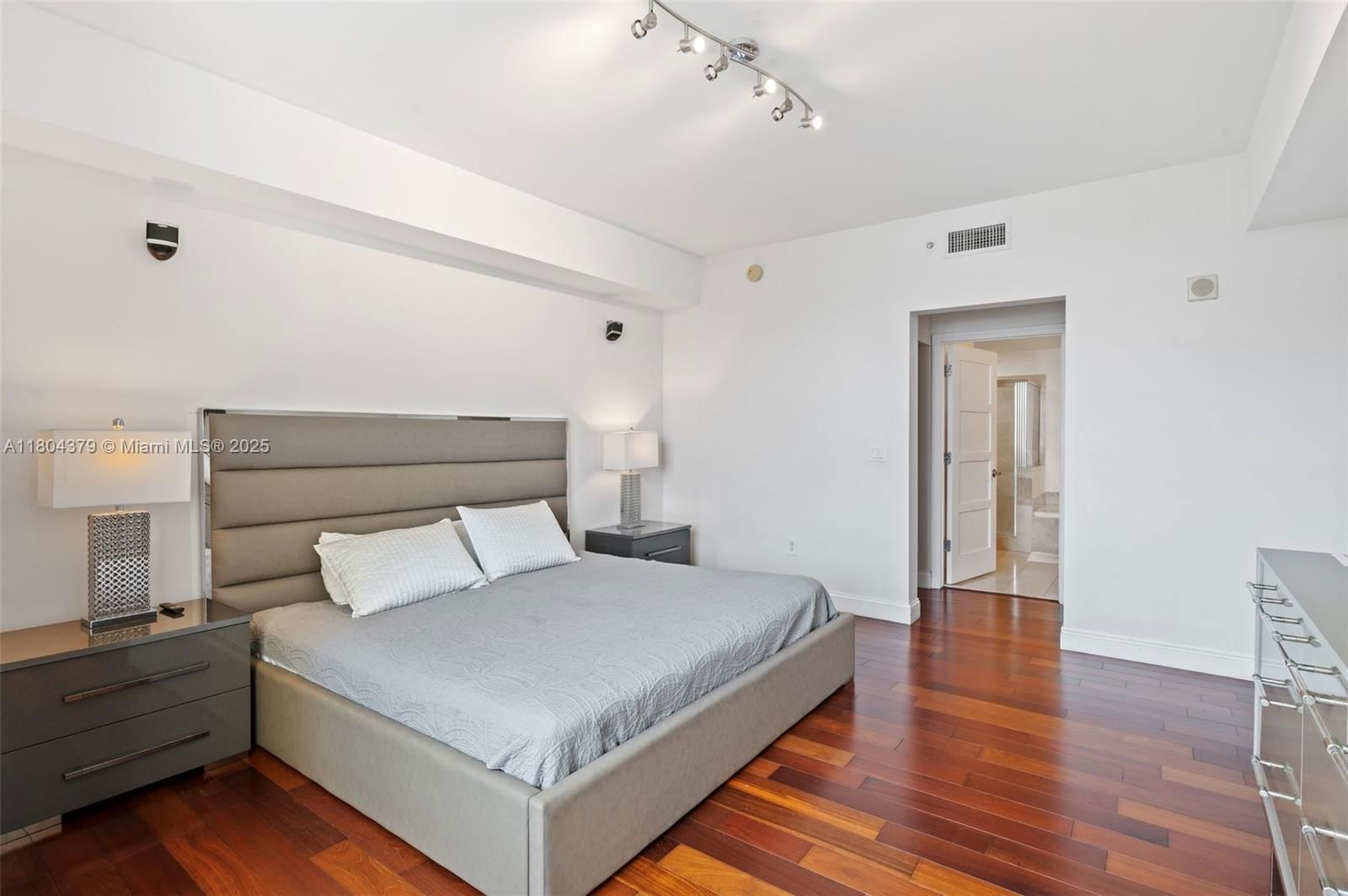 Real estate property located at 3330 190th St #717, Miami-dade, Aventura Marina Condo Num, Aventura, FL