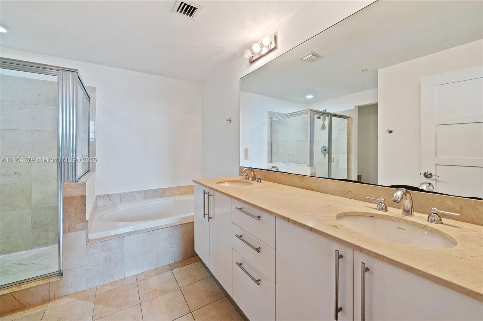 Real estate property located at 3330 190th St #717, Miami-dade, Aventura Marina Condo Num, Aventura, FL