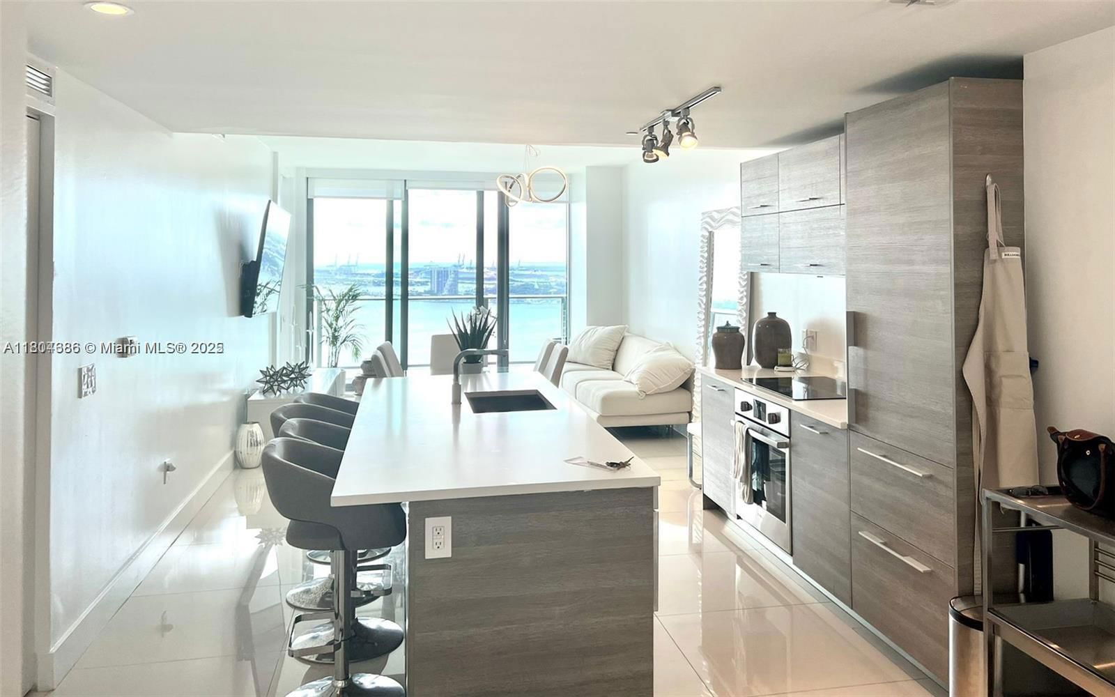 Real estate property located at , Miami-dade, Paraiso Bay Condo, Miami, FL