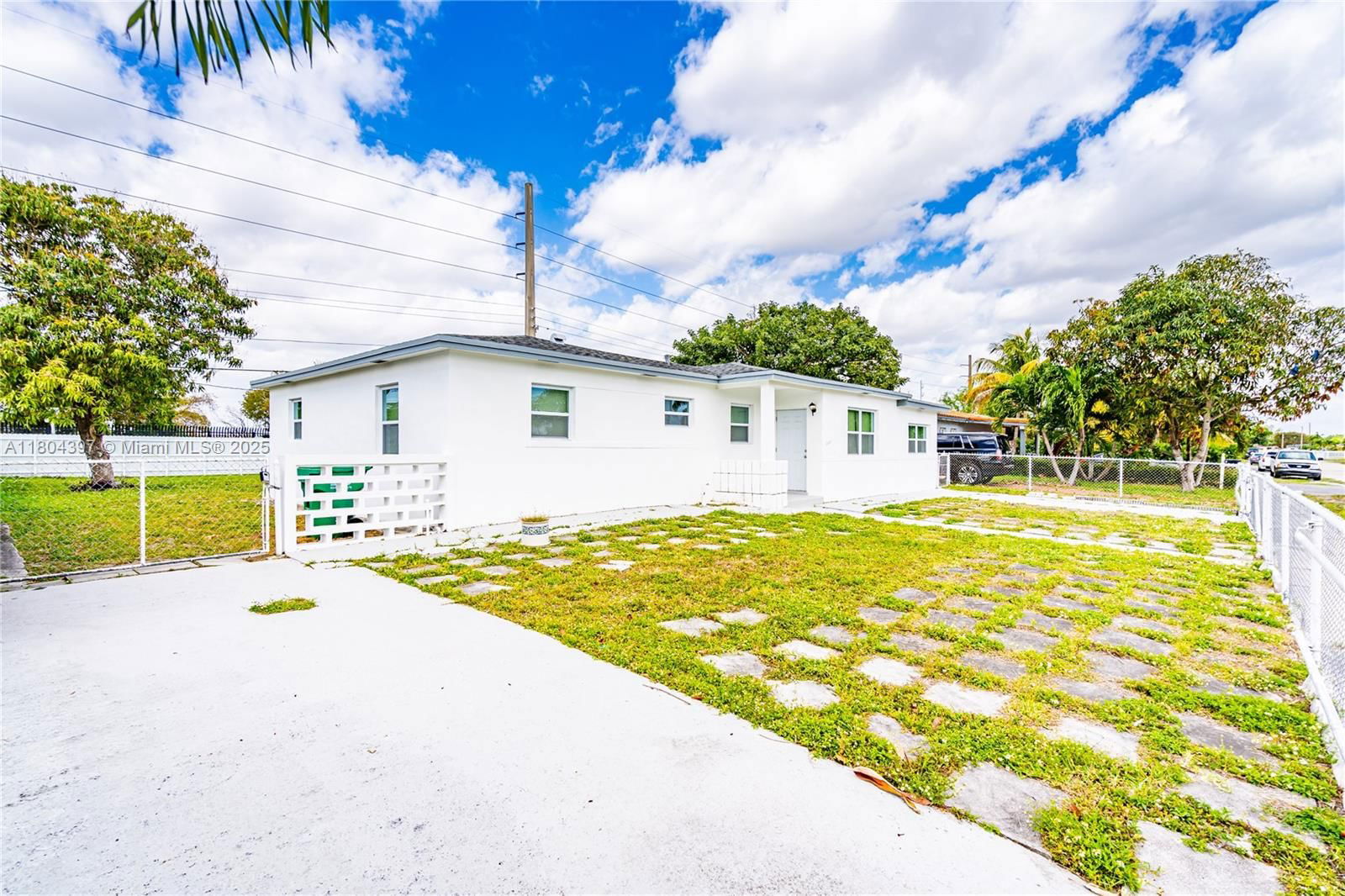 Real estate property located at 8330 35th Pl, Miami-dade, Elson Manors, Miami, FL