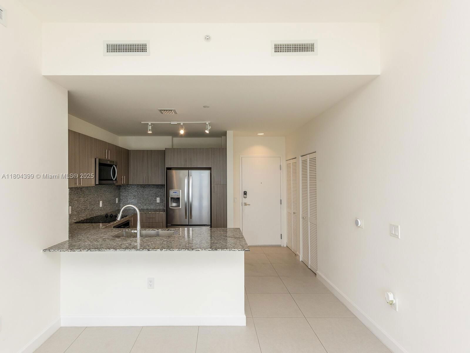 Real estate property located at 5350 84th Ave #1018, Miami-dade, 5350 Park Condo, Doral, FL